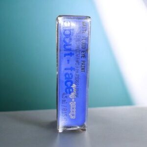 About-Face Matte Fluid Eye Paint - Vibrant Blue